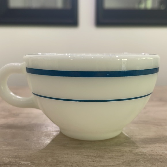🔹 Vintage Pyrex Milk Glass Coffee Mug🔹 - Picture 6 of 6